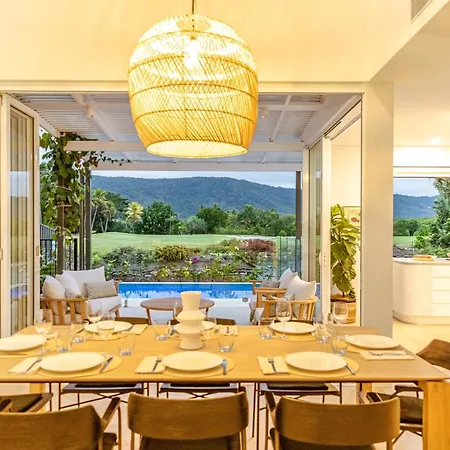 Escape Villas Port Douglas Exterior photo
