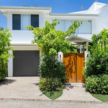 Escape Villas Port Douglas Exterior photo