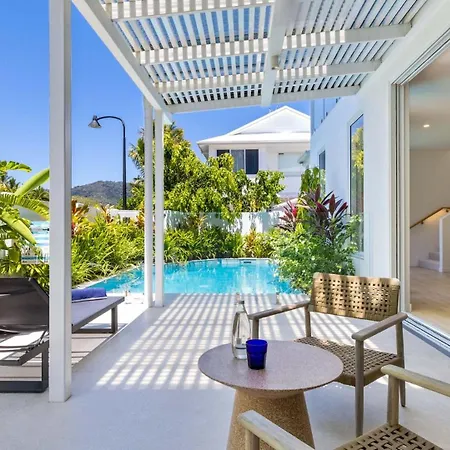 Escape Villas Port Douglas Exterior photo